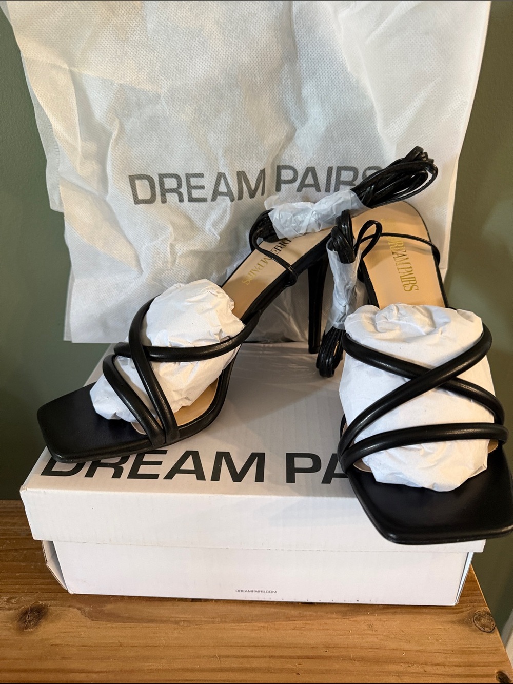 NIB Dream Pairs Black Strappy High Heel Sandals for Women Sz. 9.5